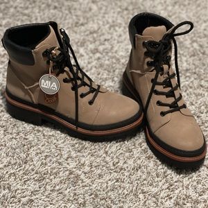 Brand New Mia Boots 8.5